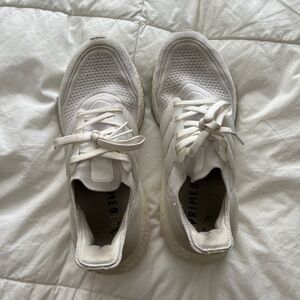 Adidas Women's Ultraboost 22 Running Shoe Size 7 Color White